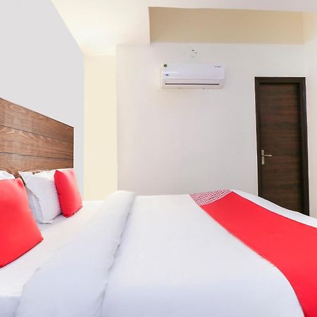 Hotel O Red Ark Landran Экстерьер фото
