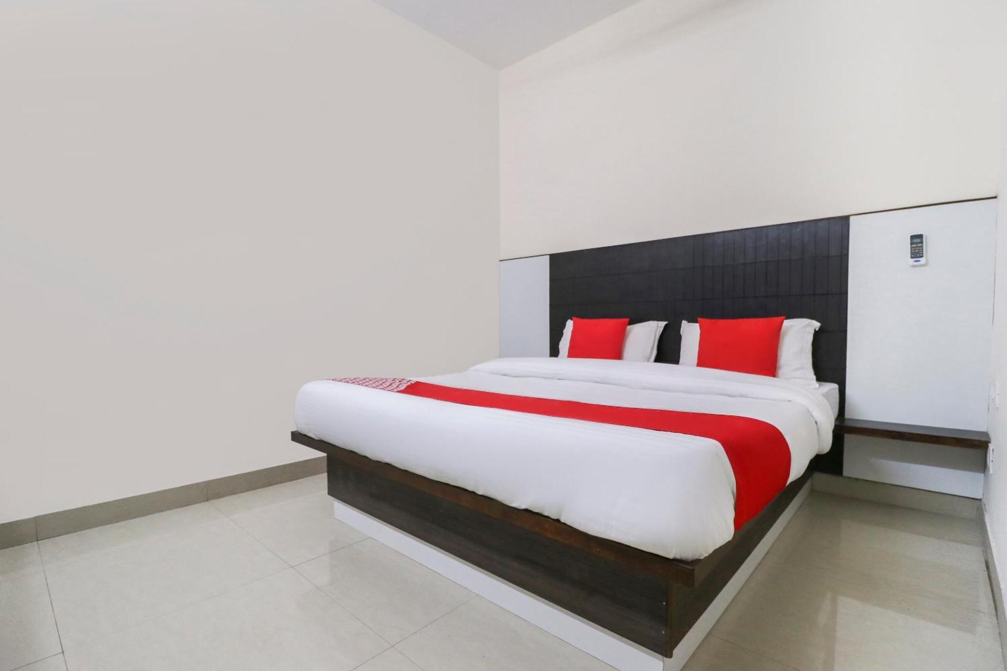 Hotel O Red Ark Landran Экстерьер фото