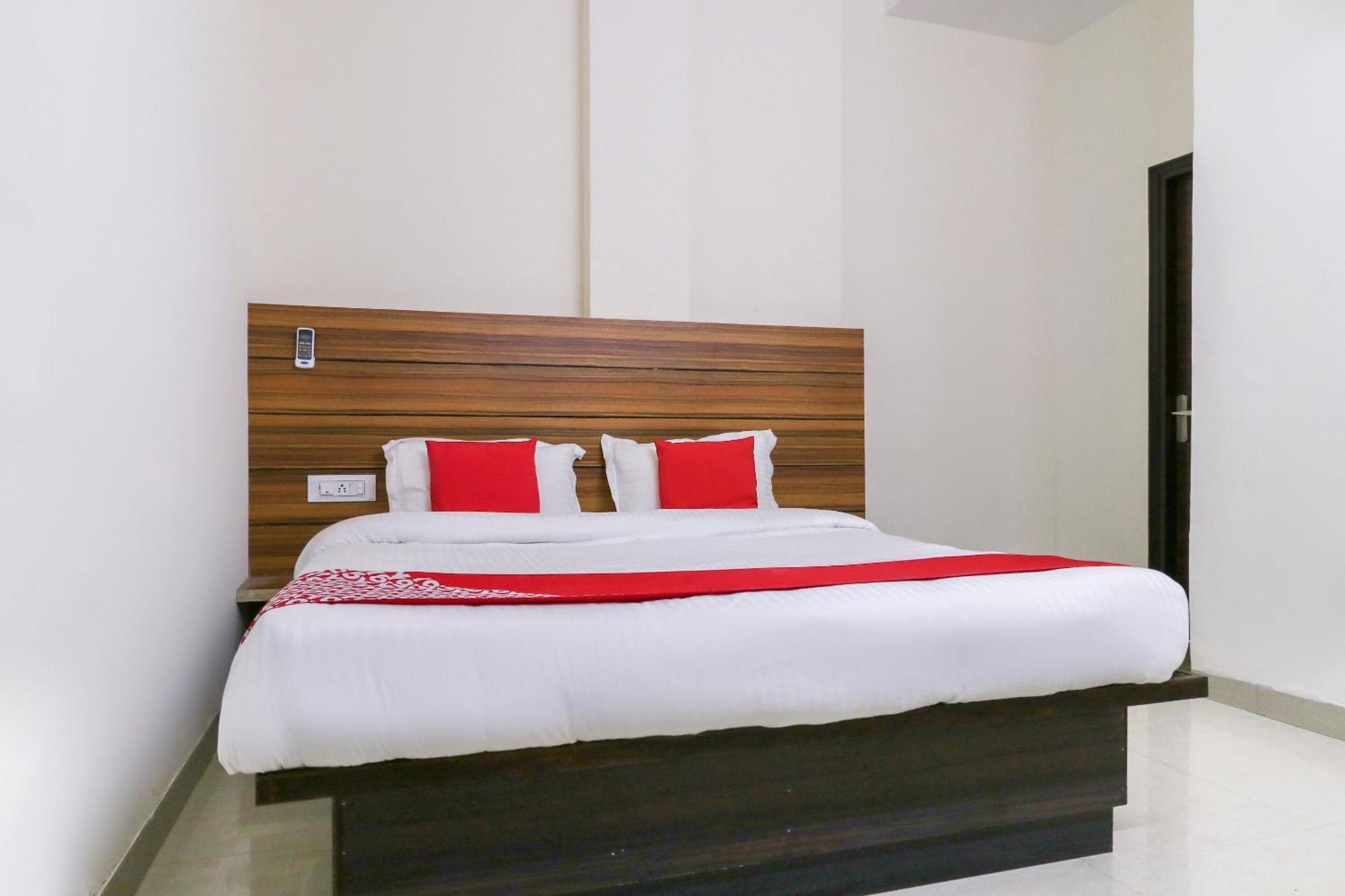 Hotel O Red Ark Landran Экстерьер фото