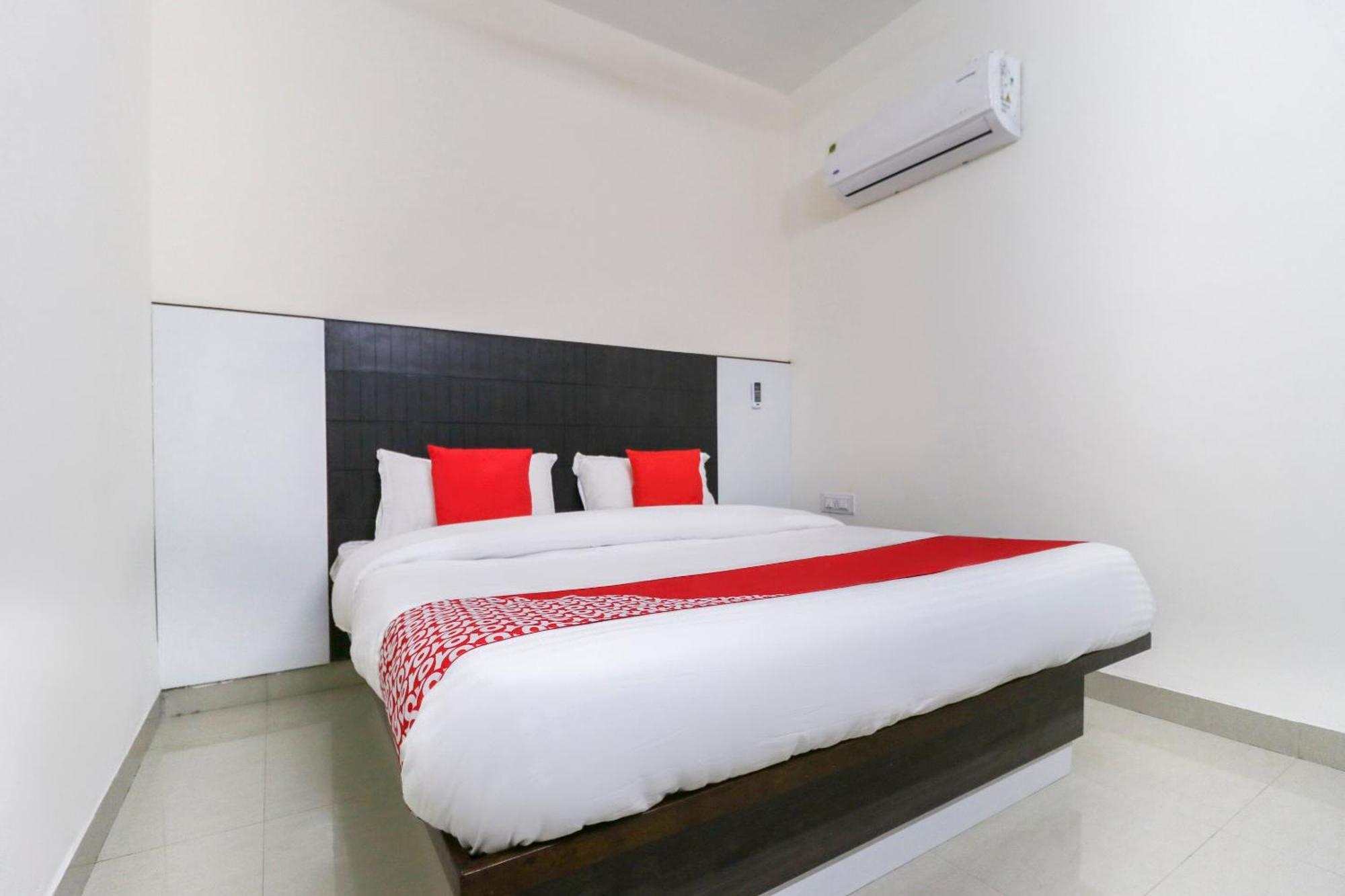 Hotel O Red Ark Landran Экстерьер фото
